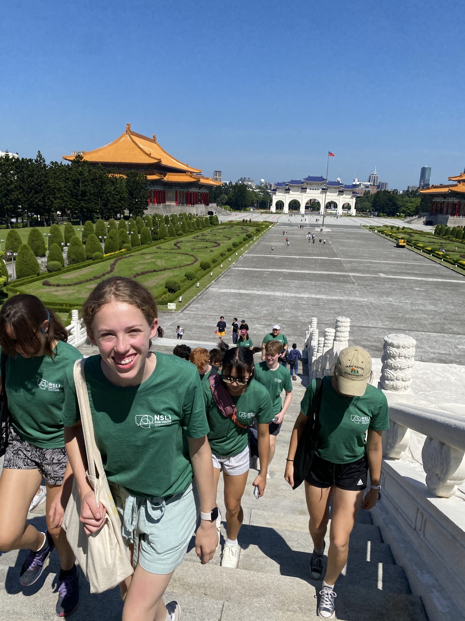 NSLI-Y students in NSLI-Y tshirts visiting a landmark in Taiwan.