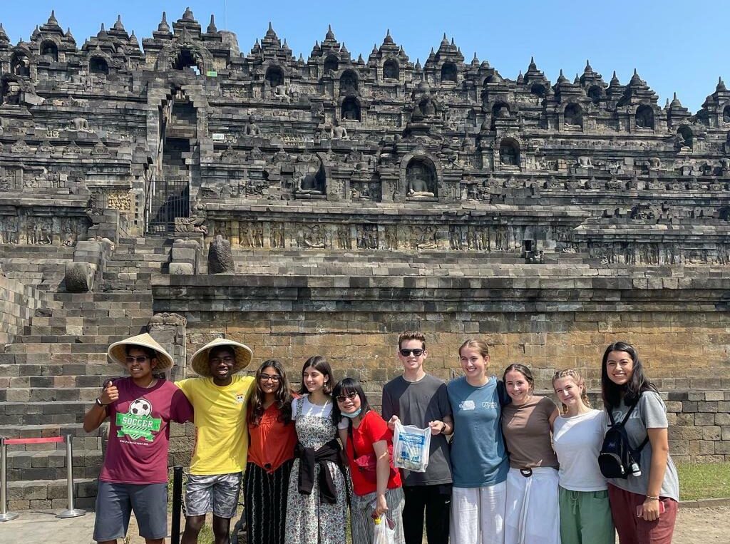 NSLI-Y students in Indonesia