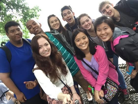 A group of nine Chinese summer students